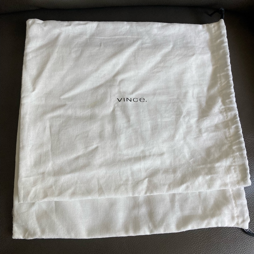 2 Vince  Dust Bag . Pls check out the measurement.
